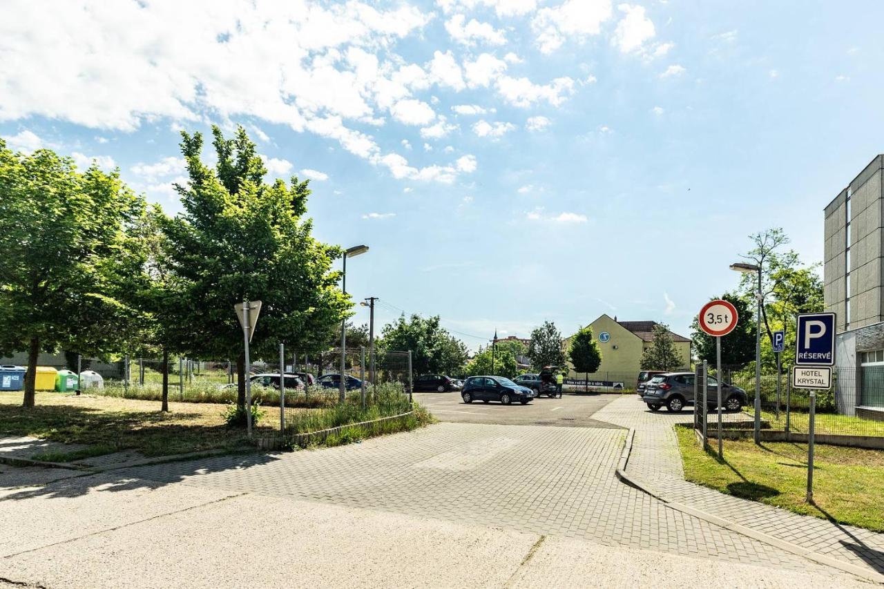 Hotel Krystal Hodonín Dış mekan fotoğraf