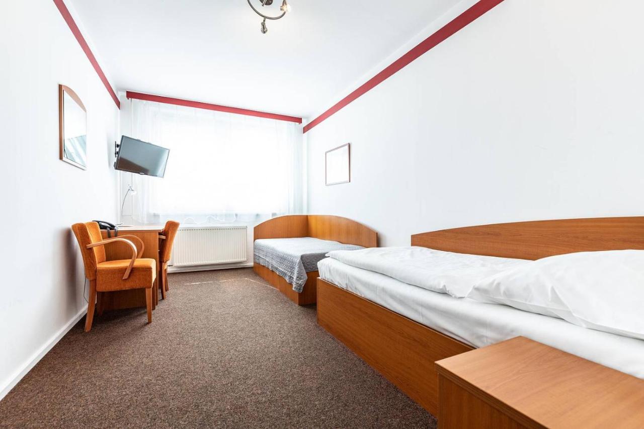 Hotel Krystal Hodonín Dış mekan fotoğraf