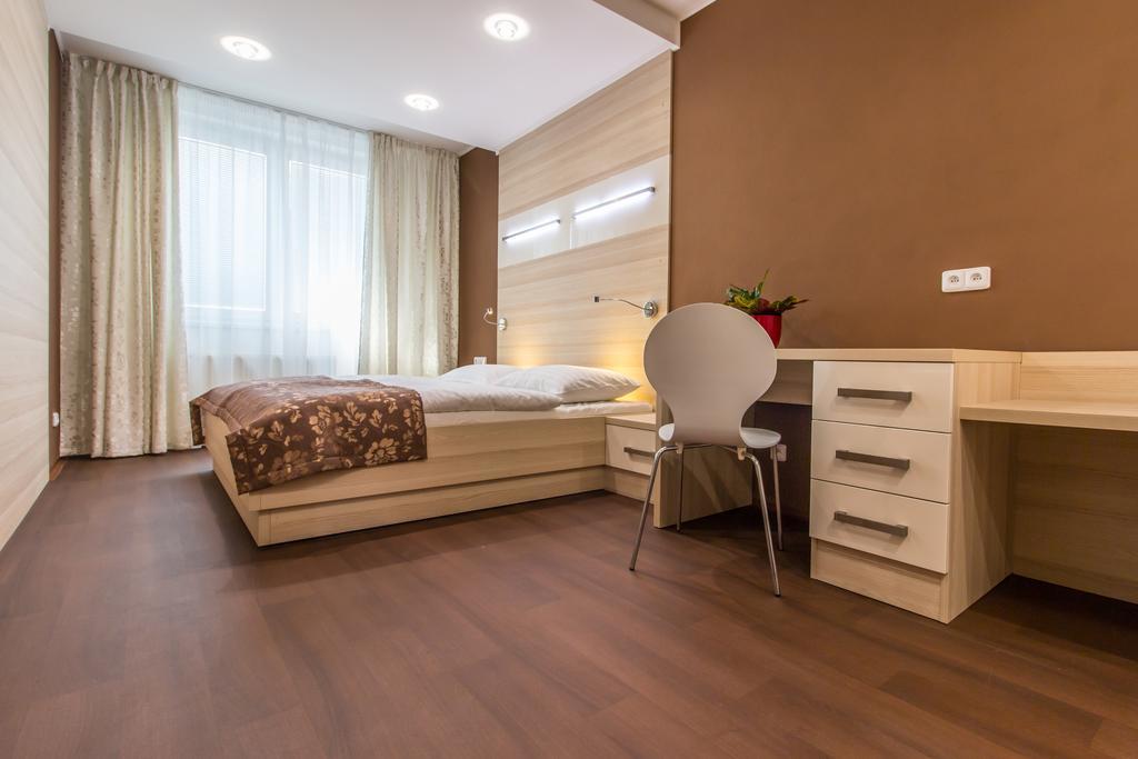 Hotel Krystal Hodonín Dış mekan fotoğraf